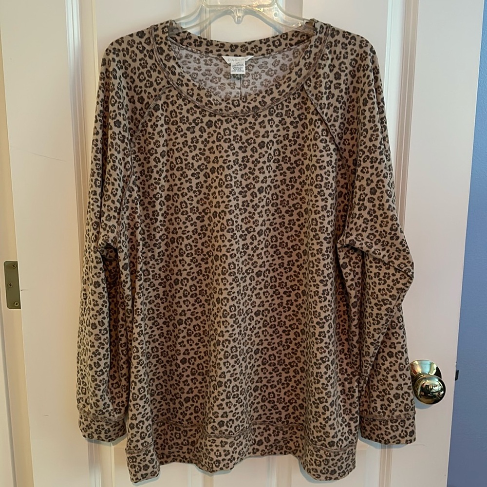 Leopard print top